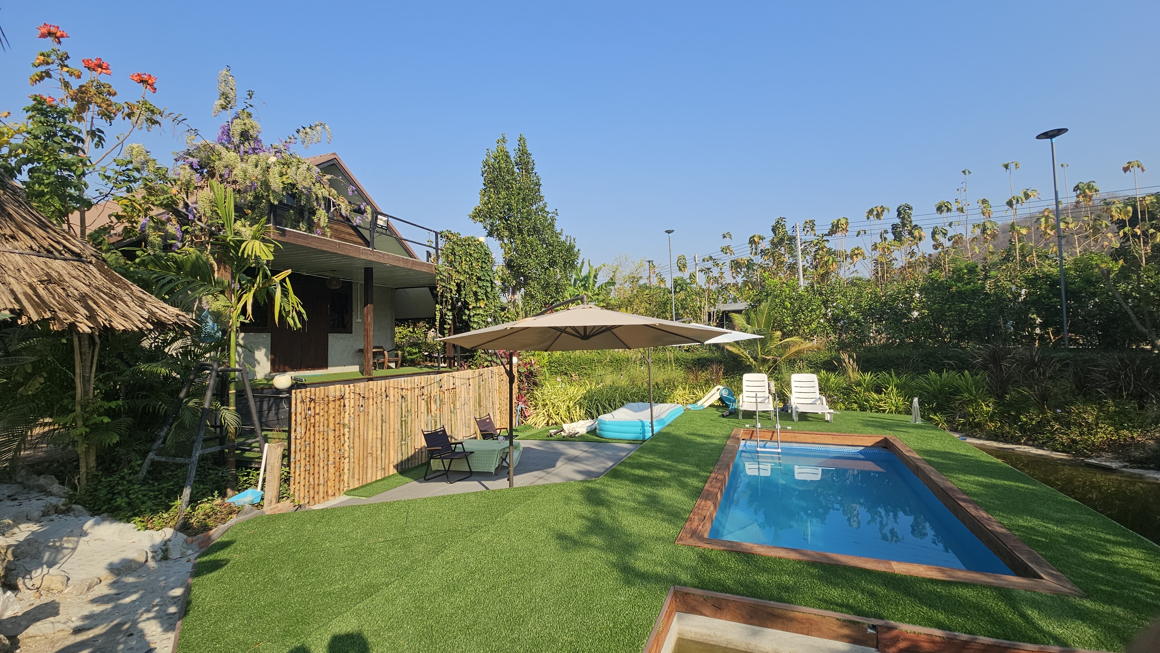 สระว่ายน้ำม่อนตะโก